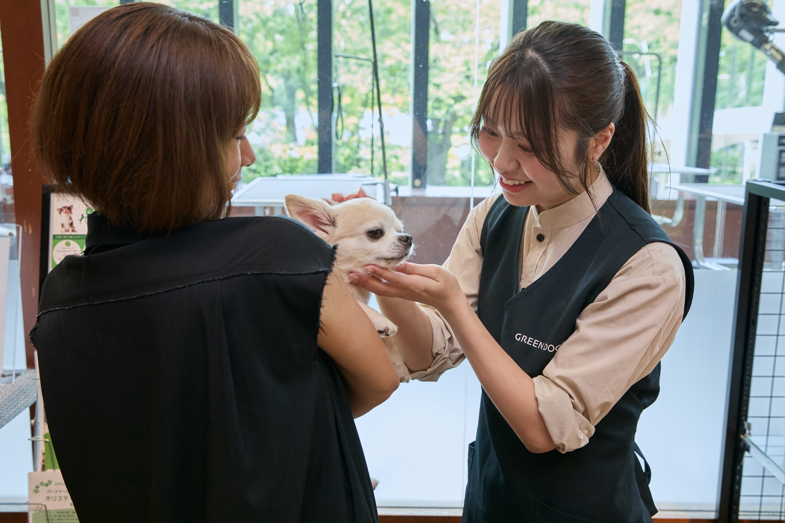 グルーマーがパートナーの状態をチェック
